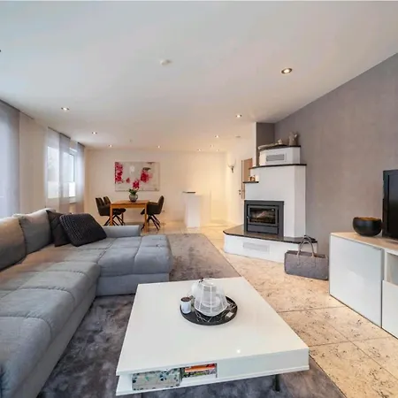 Apartament In Der Naehe Vom Stadtzentrum Mit Schoenem Aussicht